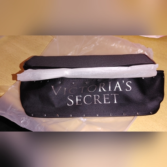 New Set Victoria's Secret Travel Bags - Picture 4 of 7